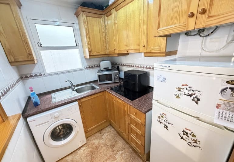 2 makuuhuone Huoneisto myytävänä paikassa Torrevieja mukana uima-altaan - 137 500 € (Ref: 9844924)
