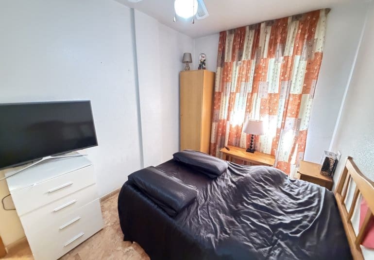 2 makuuhuone Huoneisto myytävänä paikassa Torrevieja mukana uima-altaan - 137 500 € (Ref: 9844924)