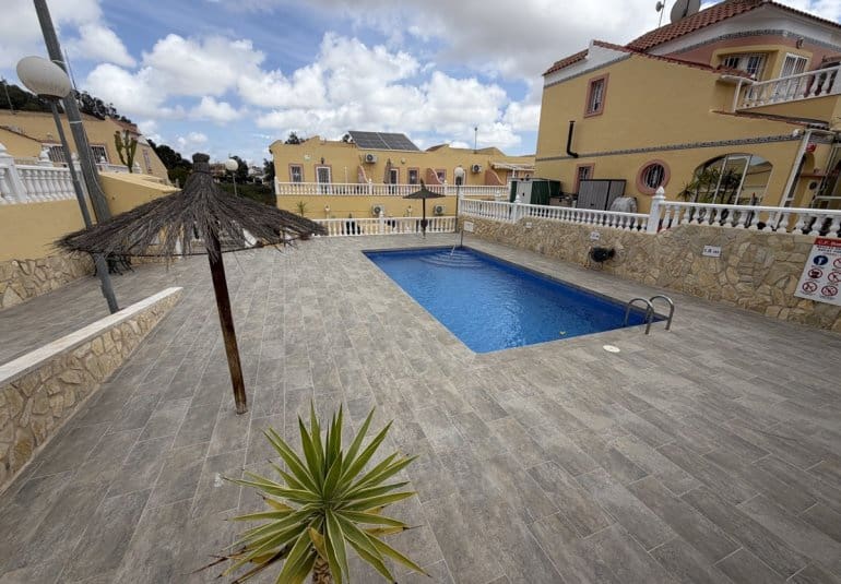 2 sypialnia Dom na sprzedaż w Villamartin z basenem - 179 995 € (Ref: 9844925)
