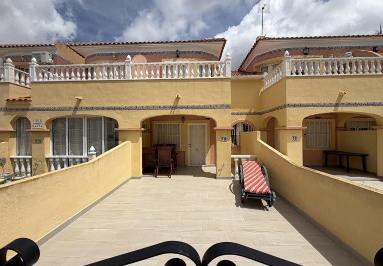 2 sypialnia Dom na sprzedaż w Villamartin z basenem - 179 995 € (Ref: 9844925)