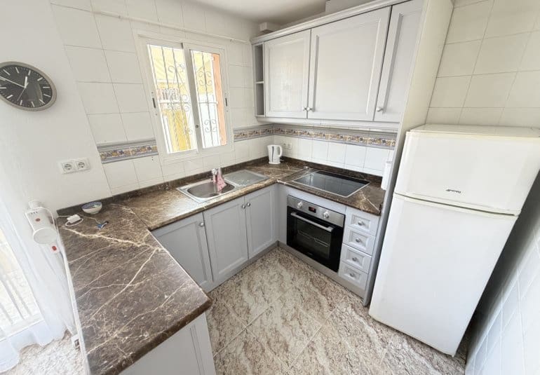 2 sypialnia Dom na sprzedaż w Villamartin z basenem - 179 995 € (Ref: 9844925)