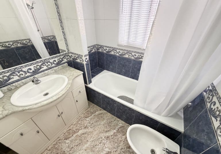 2 sypialnia Dom na sprzedaż w Villamartin z basenem - 179 995 € (Ref: 9844925)