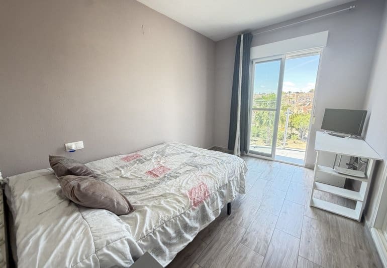 3 quarto Moradia para venda em Villamartin com piscina - 260 000 € (Ref: 9844927)