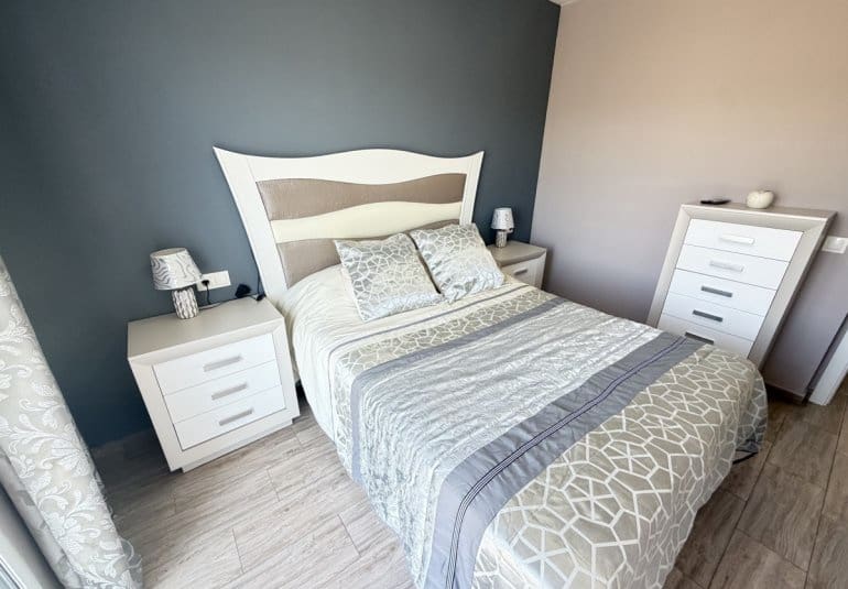 3 quarto Moradia para venda em Villamartin com piscina - 260 000 € (Ref: 9844927)