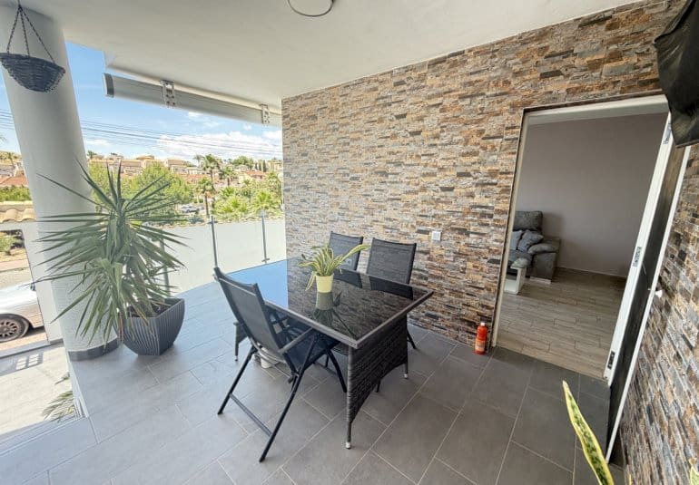3 quarto Moradia para venda em Villamartin com piscina - 260 000 € (Ref: 9844927)