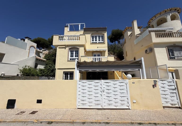 4 Zimmer Villa zu verkaufen in Las Ramblas Golf mit Pool - 349.995 € (Ref: 9848931)