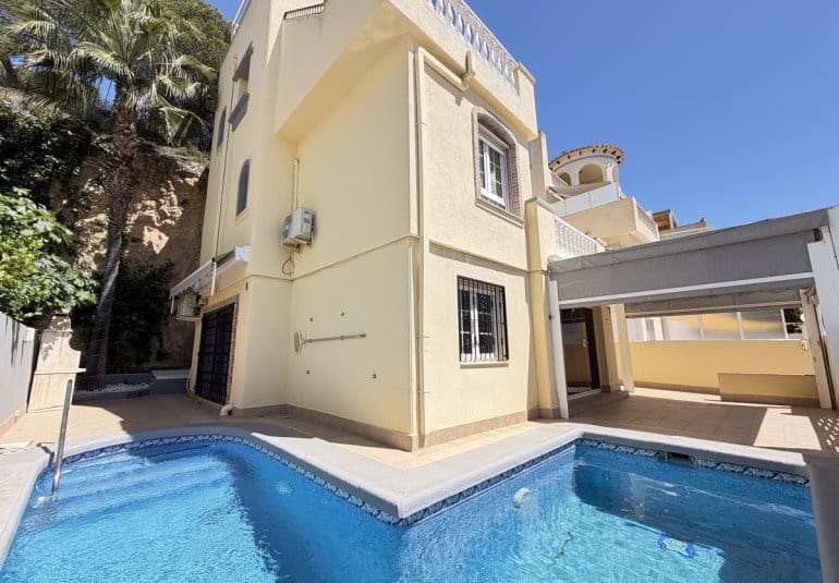4 Zimmer Villa zu verkaufen in Las Ramblas Golf mit Pool - 349.995 € (Ref: 9848931)