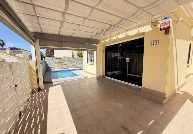 4 Zimmer Villa zu verkaufen in Las Ramblas Golf mit Pool - 349.995 € (Ref: 9848931)