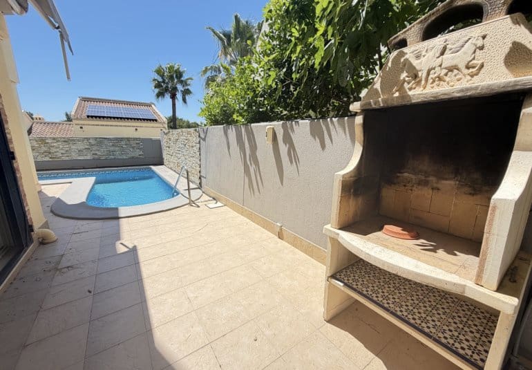 4 Zimmer Villa zu verkaufen in Las Ramblas Golf mit Pool - 349.995 € (Ref: 9848931)