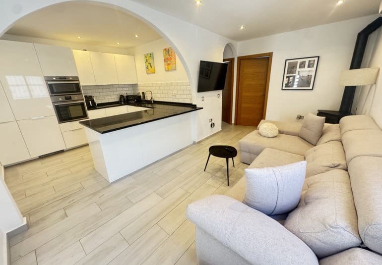 2 bedroom Villa for sale in Blue Lagoon with pool - € 249,000 (Ref: 9850832)