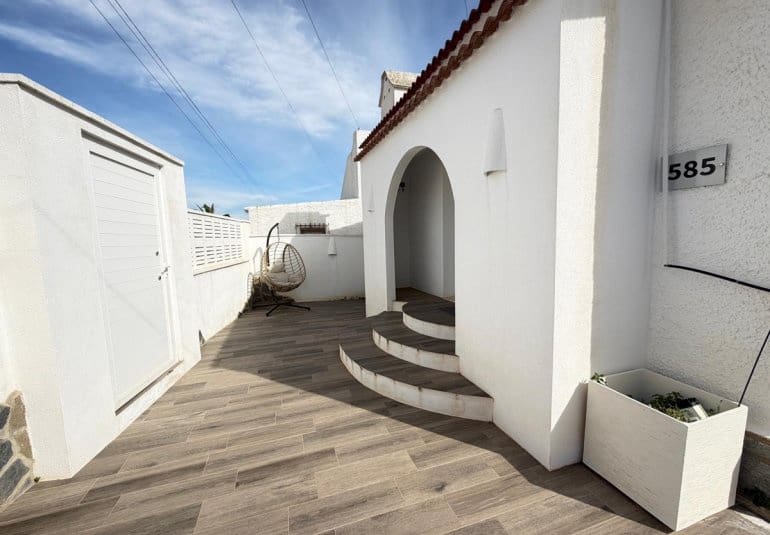 2 bedroom Villa for sale in Blue Lagoon with pool - € 249,000 (Ref: 9850832)