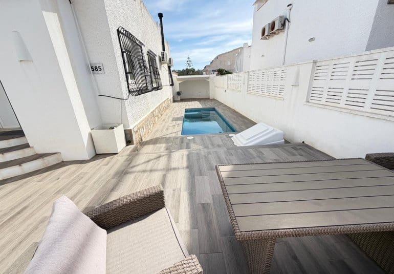2 bedroom Villa for sale in Blue Lagoon with pool - € 249,000 (Ref: 9850832)