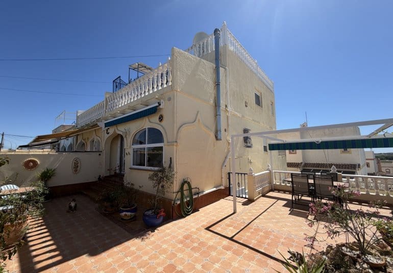 3 slaapkamer Huis te koop in San Miguel de Salinas met zwembad - € 235.000 (Ref: 9861459)