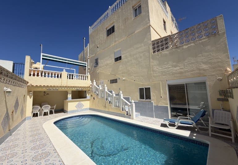 3 slaapkamer Huis te koop in San Miguel de Salinas met zwembad - € 235.000 (Ref: 9861459)