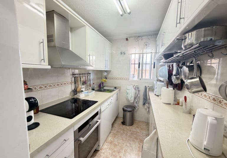 Apartamento de 3 habitaciones en La Zenia en venta con piscina - 188.500 € (Ref: 9861460)