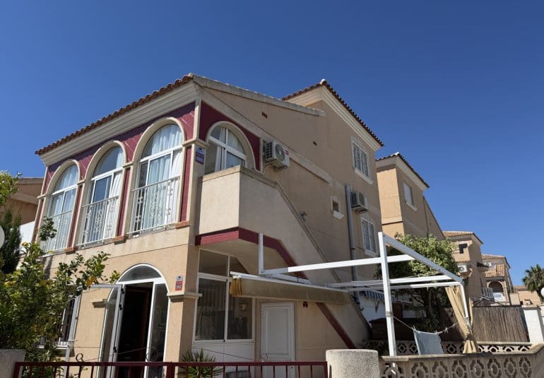 Apartamento de 3 habitaciones en La Zenia en venta con piscina - 188.500 € (Ref: 9861460)