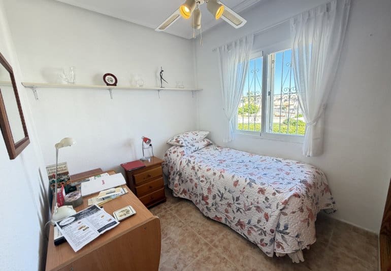 Apartamento de 3 habitaciones en La Zenia en venta con piscina - 188.500 € (Ref: 9861460)