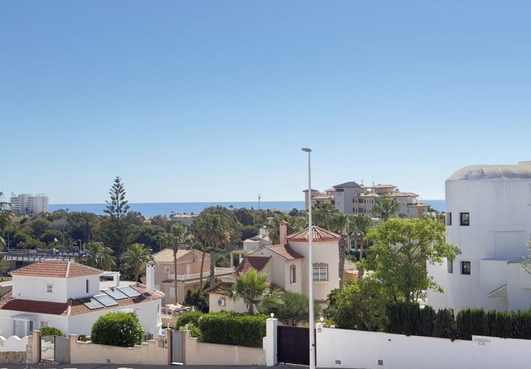 Apartamento de 3 habitaciones en La Zenia en venta con piscina - 188.500 € (Ref: 9861460)