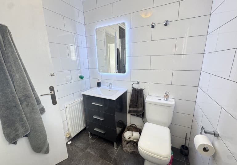 2 Zimmer Villa zu verkaufen in Alicante / Alacant Stadt mit Pool - 289.995 € (Ref: 9861461)