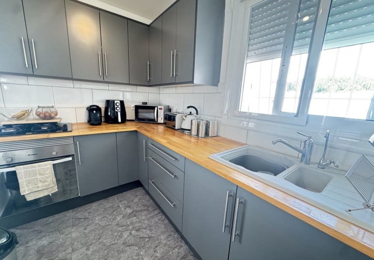 2 Zimmer Villa zu verkaufen in Alicante / Alacant Stadt mit Pool - 289.995 € (Ref: 9861461)