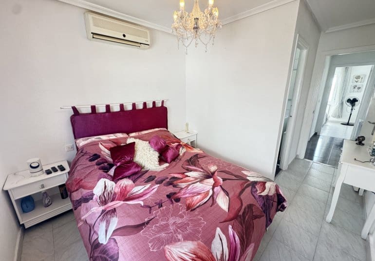 2 Zimmer Villa zu verkaufen in Alicante / Alacant Stadt mit Pool - 289.995 € (Ref: 9861461)