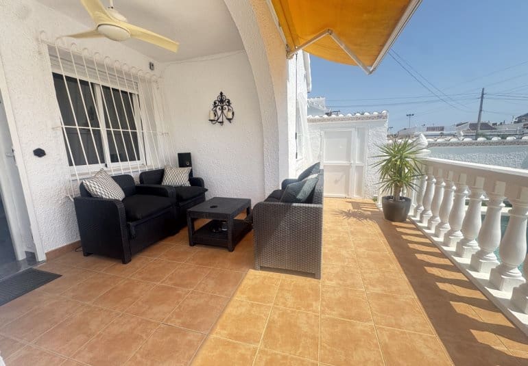 2 Zimmer Villa zu verkaufen in Alicante / Alacant Stadt mit Pool - 289.995 € (Ref: 9861461)