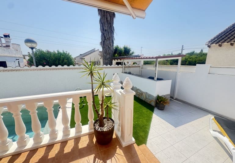 2 Zimmer Villa zu verkaufen in Alicante / Alacant Stadt mit Pool - 289.995 € (Ref: 9861461)