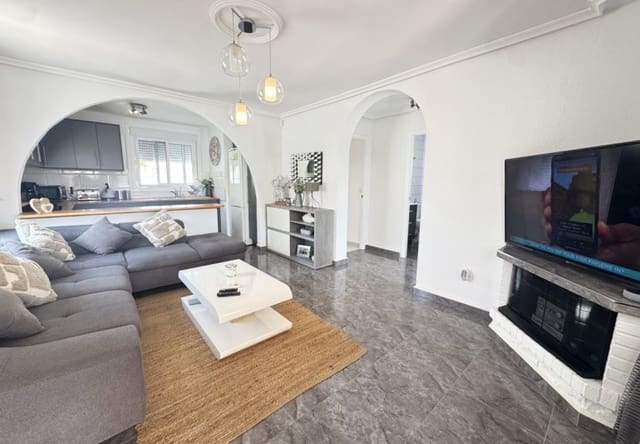 2 bedroom Villa for sale in Alicante / Alacant city with pool - € 289,995 (Ref: 9861461)
