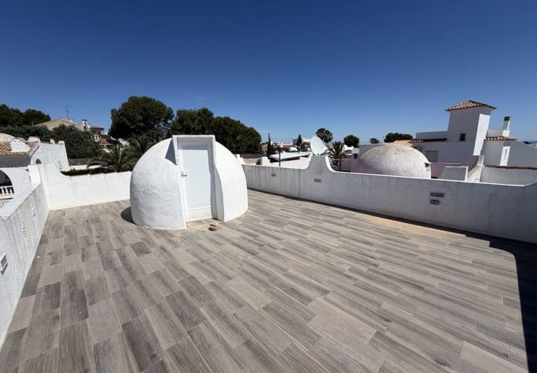 2 soveværelse Villa til salg i Blue Lagoon med swimmingpool - € 249.000 (Ref: 9863868)