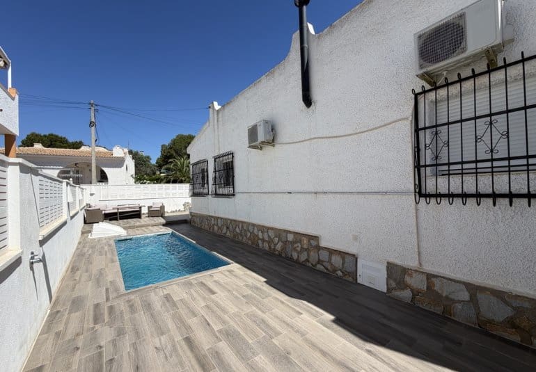 2 soveværelse Villa til salg i Blue Lagoon med swimmingpool - € 249.000 (Ref: 9863868)