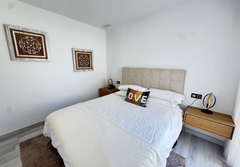 4 slaapkamer Villa te koop in Orihuela Costa met zwembad - € 619.995 (Ref: 9863869)