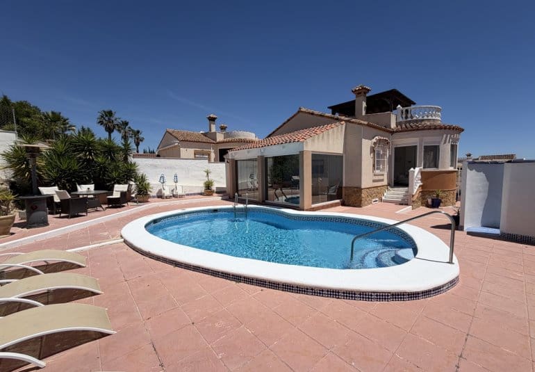 4 bedroom Villa for sale in Torremendo with pool - € 335,000 (Ref: 9868185)
