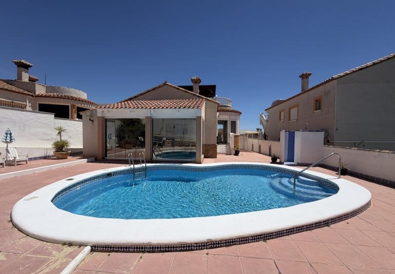 4 bedroom Villa for sale in Torremendo with pool - € 335,000 (Ref: 9868185)