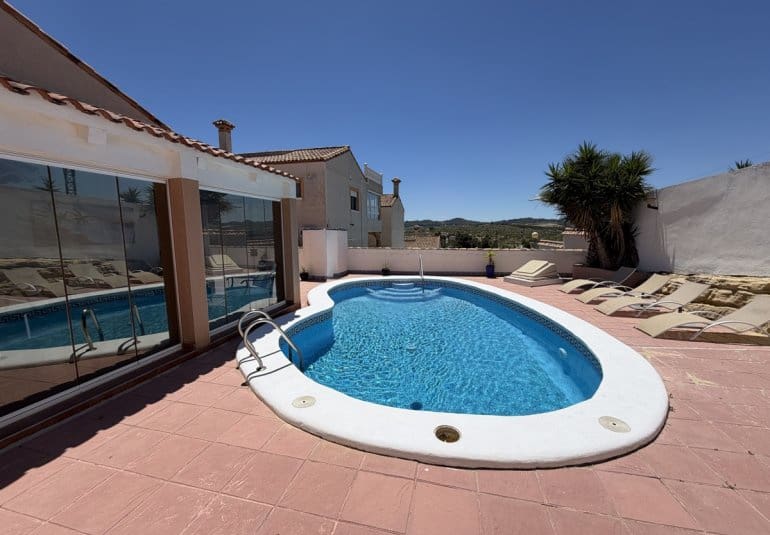 4 bedroom Villa for sale in Torremendo with pool - € 335,000 (Ref: 9868185)