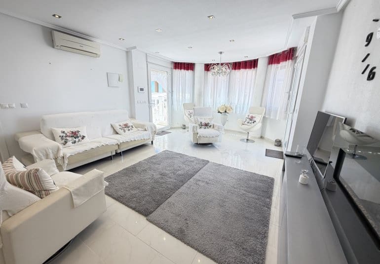 4 bedroom Villa for sale in Torremendo with pool - € 335,000 (Ref: 9868185)