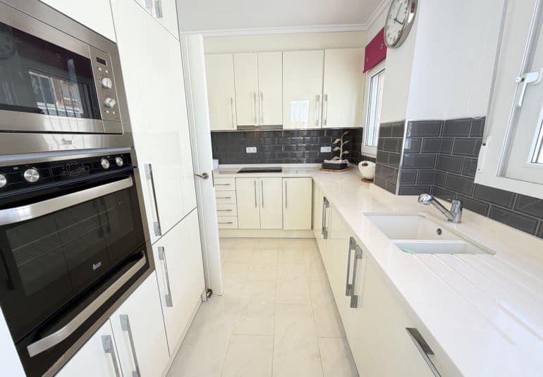 4 bedroom Villa for sale in Torremendo with pool - € 335,000 (Ref: 9868185)