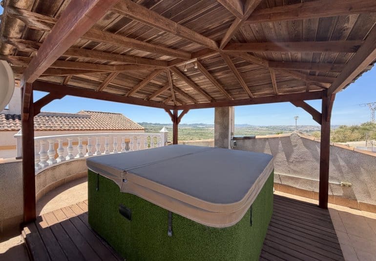 4 bedroom Villa for sale in Torremendo with pool - € 335,000 (Ref: 9868185)
