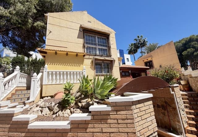 4 bedroom Villa for sale in Los Balcones with pool - € 490,000 (Ref: 9868186)