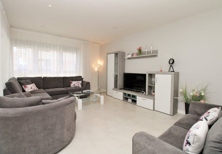 2 chambre Appartement à vendre à Villamartin avec piscine - 249 999 € (Ref: 9883918)