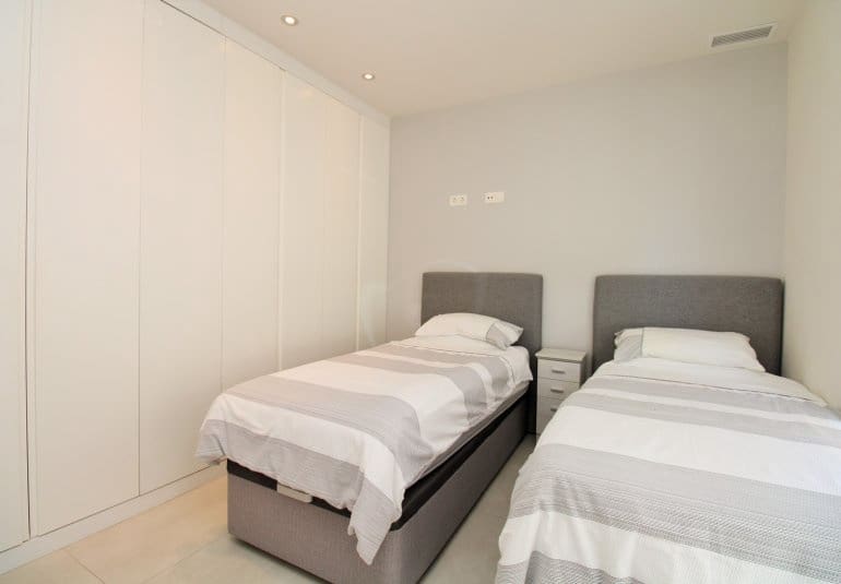 2 chambre Appartement à vendre à Villamartin avec piscine - 249 999 € (Ref: 9883918)
