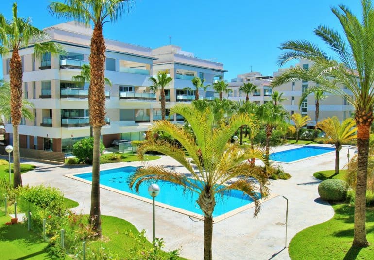 2 chambre Appartement à vendre à Villamartin avec piscine - 249 999 € (Ref: 9883918)