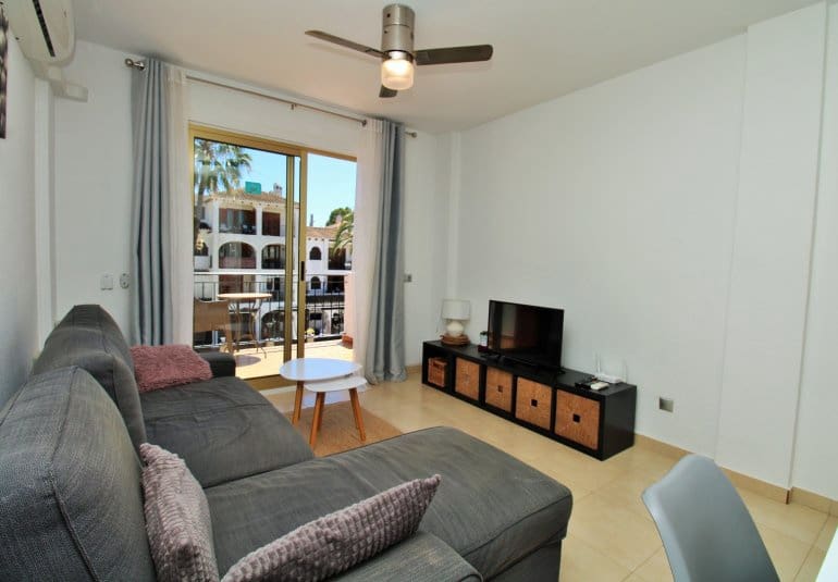 1 soverom Leilighet til salgs i Villamartin med svømmebasseng - € 129 500 (Ref: 9883919)
