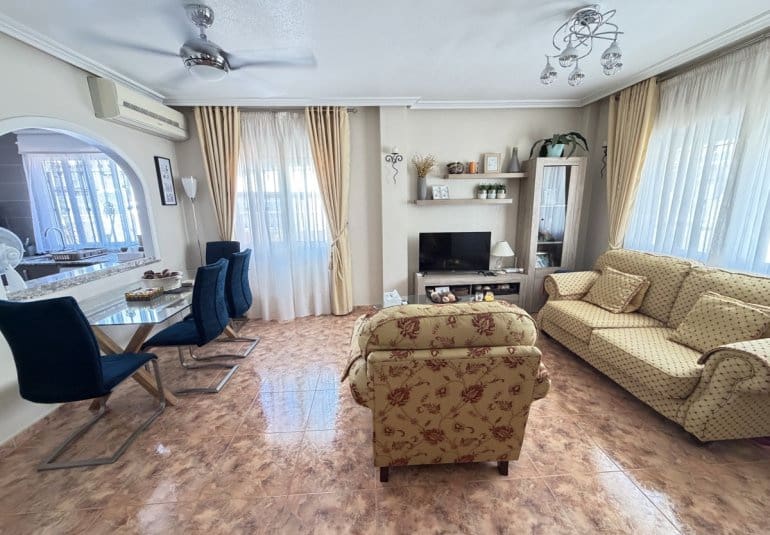 2 Zimmer Doppelhaus zu verkaufen in La Zenia mit Pool - 269.000 € (Ref: 9883923)