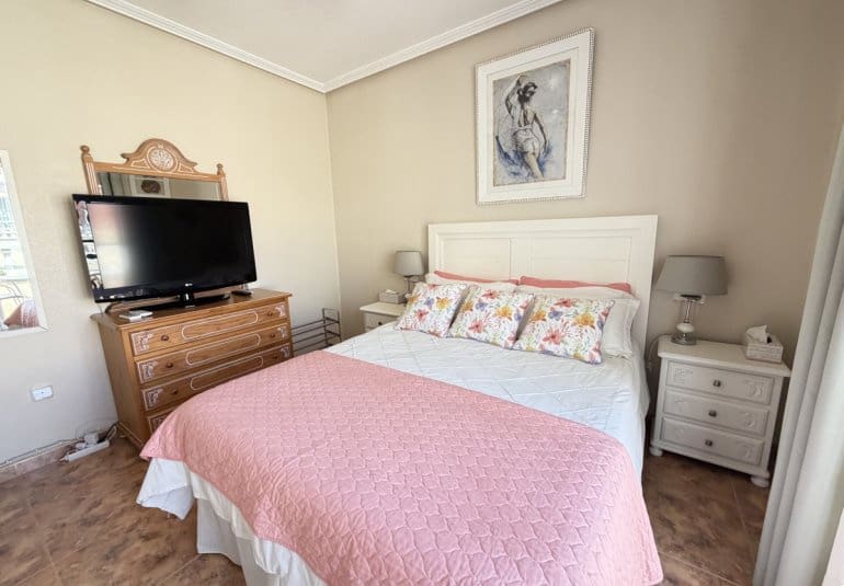 2 Zimmer Doppelhaus zu verkaufen in La Zenia mit Pool - 269.000 € (Ref: 9883923)