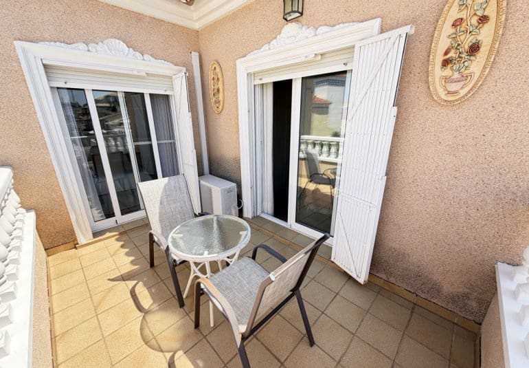 2 Zimmer Doppelhaus zu verkaufen in La Zenia mit Pool - 269.000 € (Ref: 9883923)