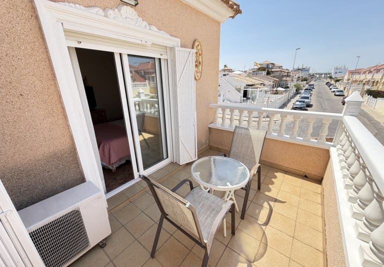 2 Zimmer Doppelhaus zu verkaufen in La Zenia mit Pool - 269.000 € (Ref: 9883923)