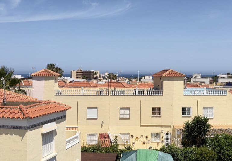 2 Zimmer Doppelhaus zu verkaufen in La Zenia mit Pool - 269.000 € (Ref: 9883923)