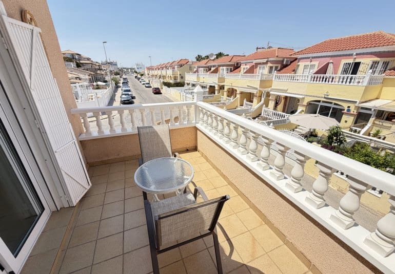 2 Zimmer Doppelhaus zu verkaufen in La Zenia mit Pool - 269.000 € (Ref: 9883923)
