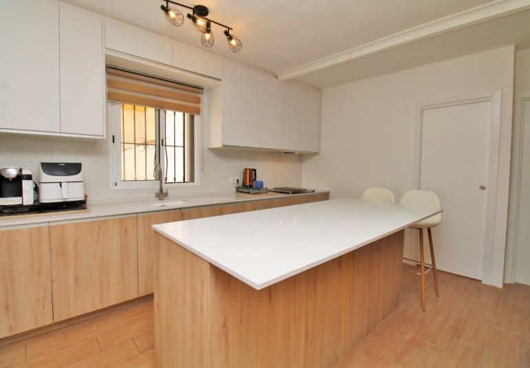 3 bedroom Villa for sale in Villamartin with pool - € 424,900 (Ref: 9961725)