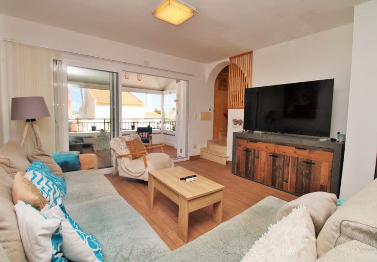 3 bedroom Villa for sale in Villamartin with pool - € 424,900 (Ref: 9961725)